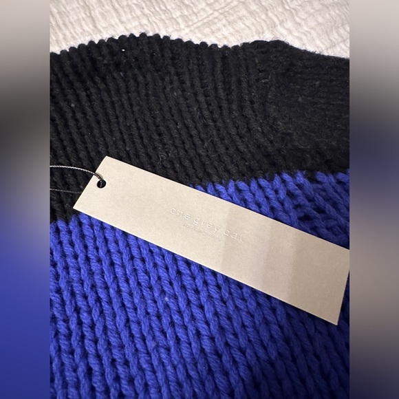 One Grey Day Colorblock Sweater - NWT - Size L - Picture 5 of 9